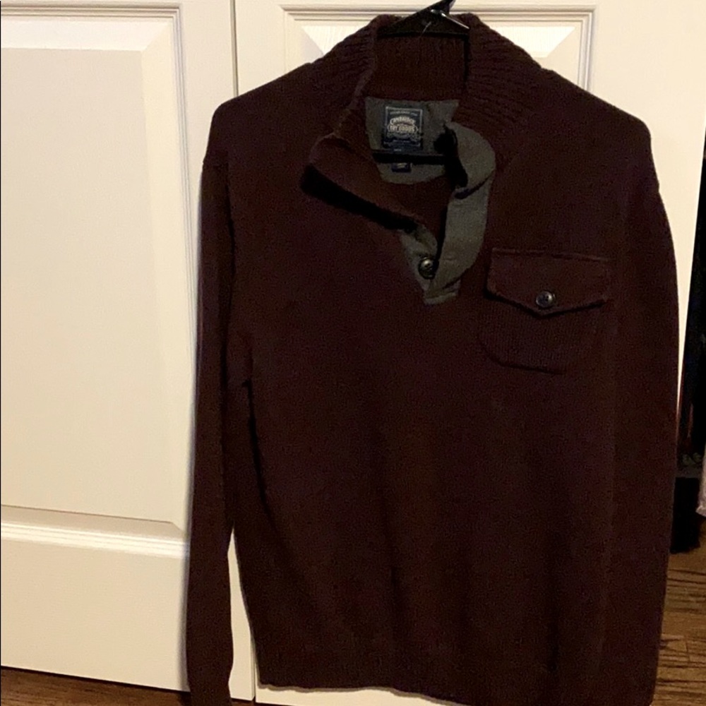 Men’s high collar burgundy sweater